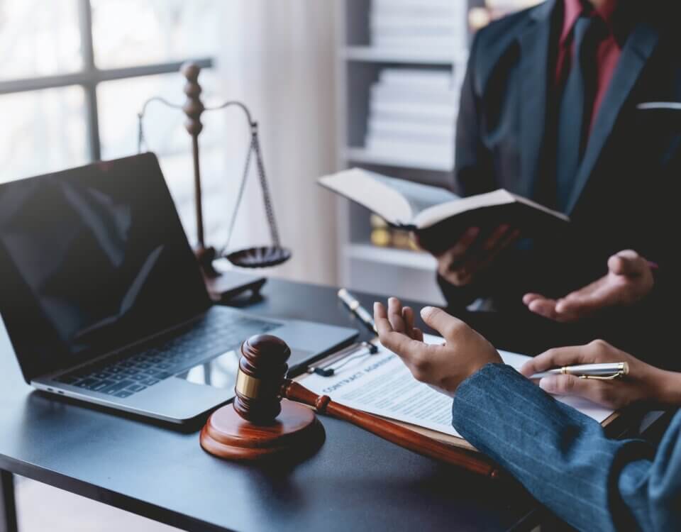 How a Personal Injury Lawyer Can Help Investigate Your Accident