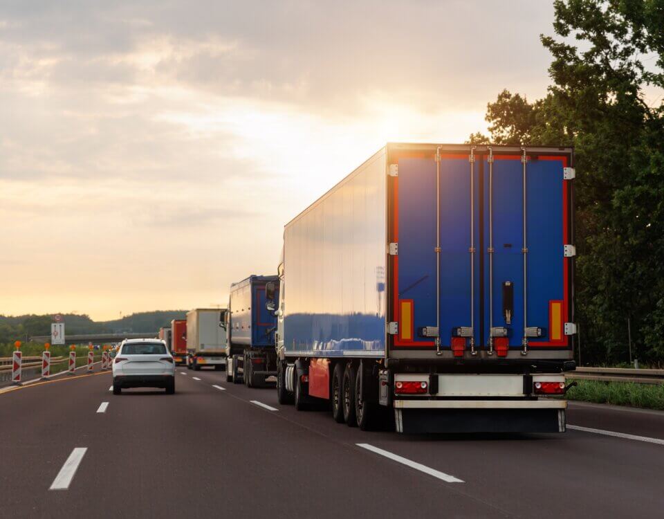 Truck Accident Injuries in Riverside: Avoiding Dangerous ‘No-Zones’ Can Save Your Life