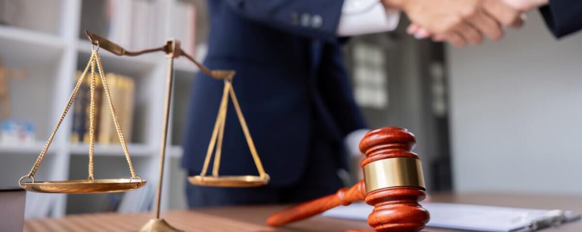 Settlement vs. Trial: Which Is Better for Your Personal Injury Case?