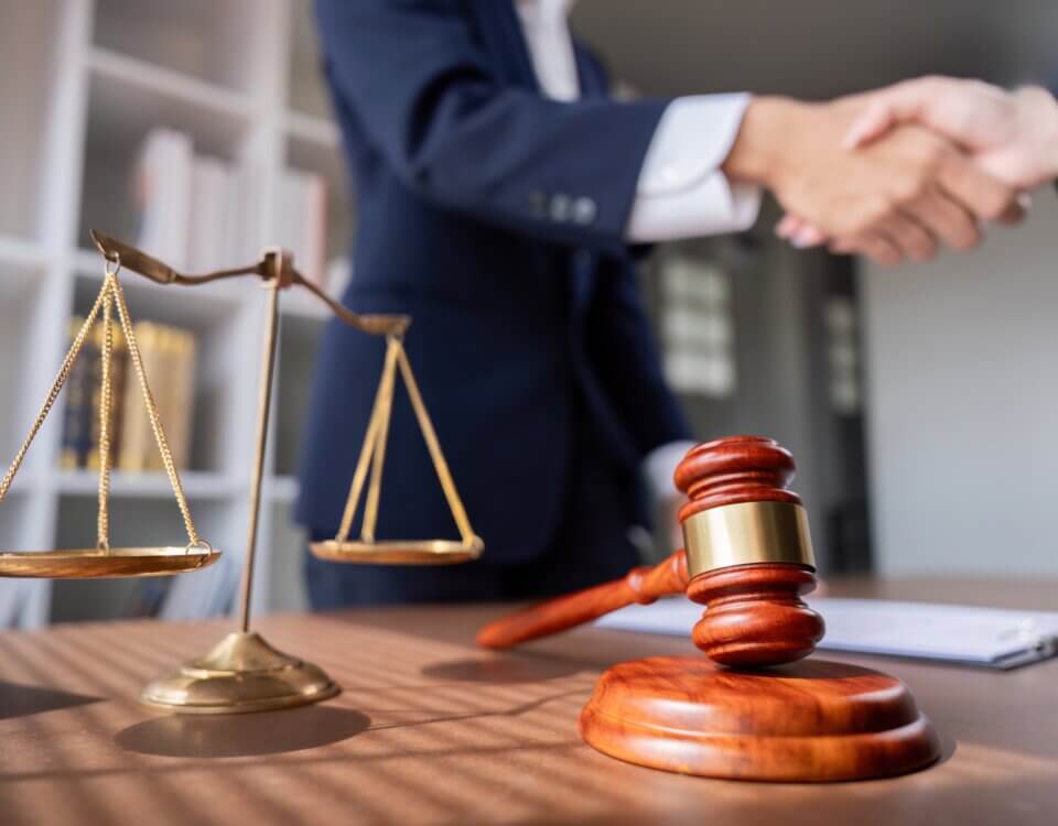 Settlement vs. Trial: Which Is Better for Your Personal Injury Case?
