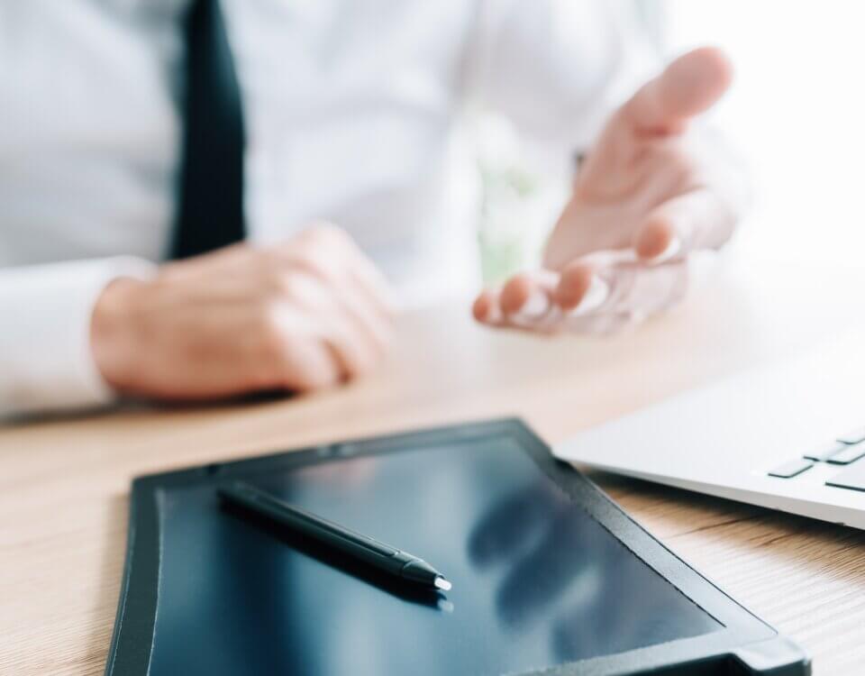 Do Insurance Settlement Delays Violate Victims’ Rights in 2025?