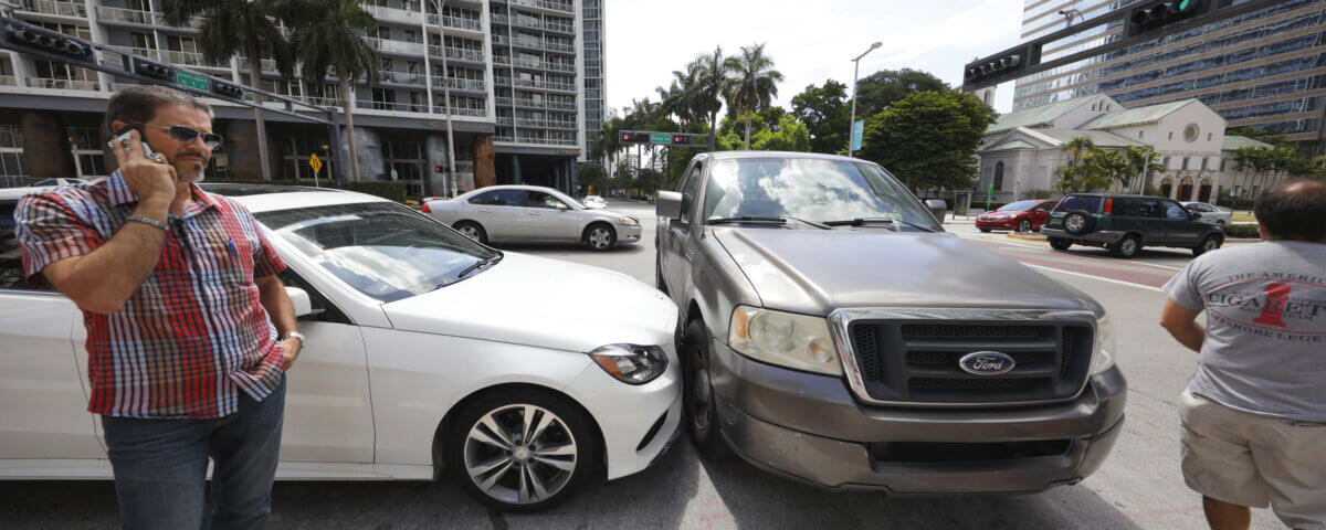 What California Laws Say About Driving at Intersections