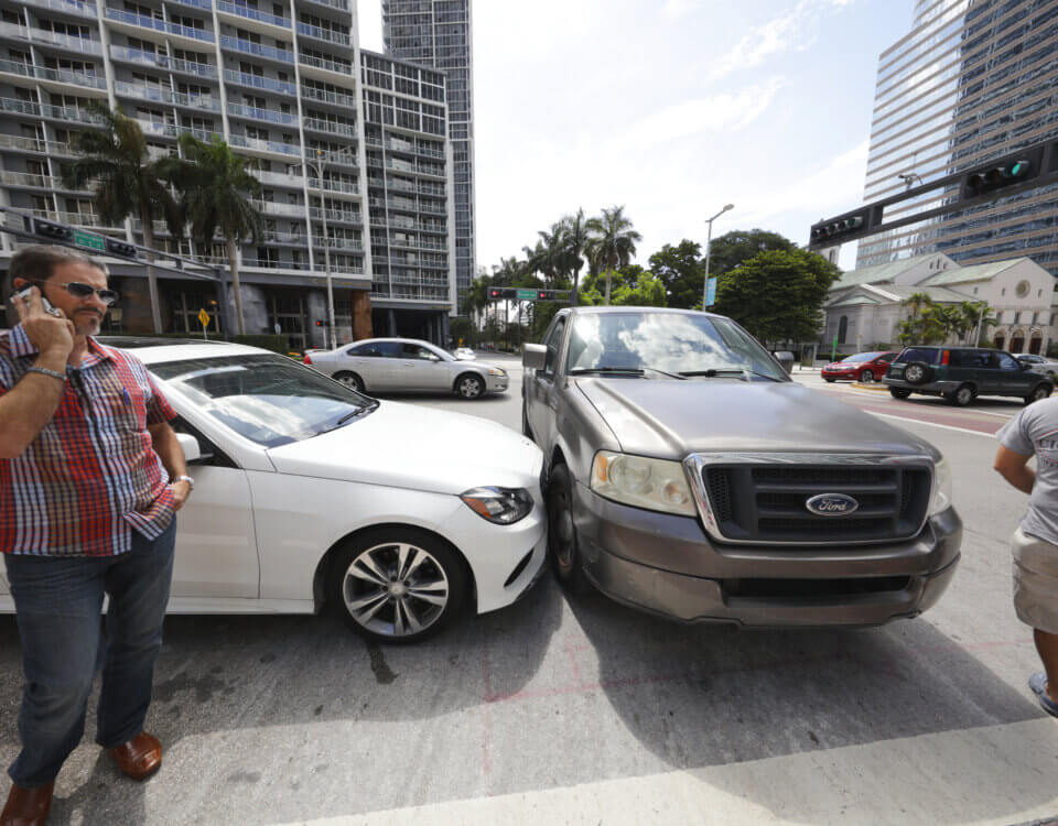 What California Laws Say About Driving at Intersections