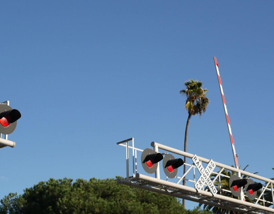 Blinking Red and Yellow Lights at California Intersections: What Drivers Need to Know